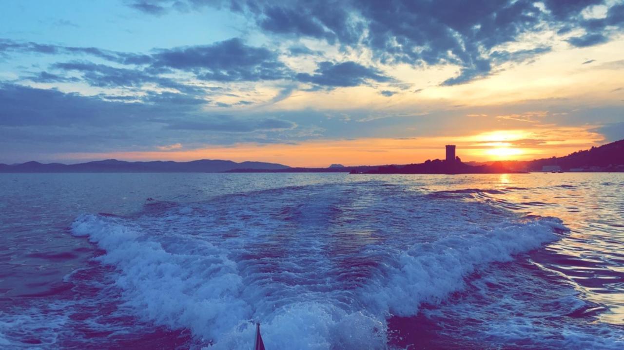De Au Calme Absolu, Vue Mer. *